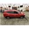 Image 13 : PARKSVILLE - 2016 HYUNDAI SANTA FE, RED, 157708 KMS, ALL WHEEL DRIVE. - J357356