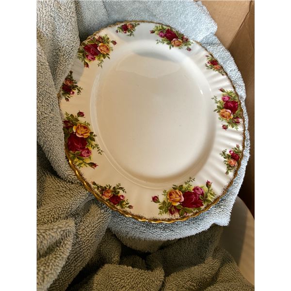 418 -- ROSE PLATES AND SERVING PLATES