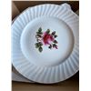 Image 5 : 418 -- ROSE PLATES AND SERVING PLATES