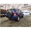 Image 14 : PARKSVILLE - 2002 TOYOTA RAV4, BLUE, 156106 KMS, FOUR WHEEL DRIVE. - B062088