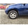 Image 31 : PARKSVILLE - 2002 TOYOTA RAV4, BLUE, 156106 KMS, FOUR WHEEL DRIVE. - B062088