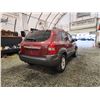Image 14 : PARKSVILLE - 2009 HYUNDAI TUCSON, RED, 326904 KMS, ALL WHEEL DRIVE. - D167900