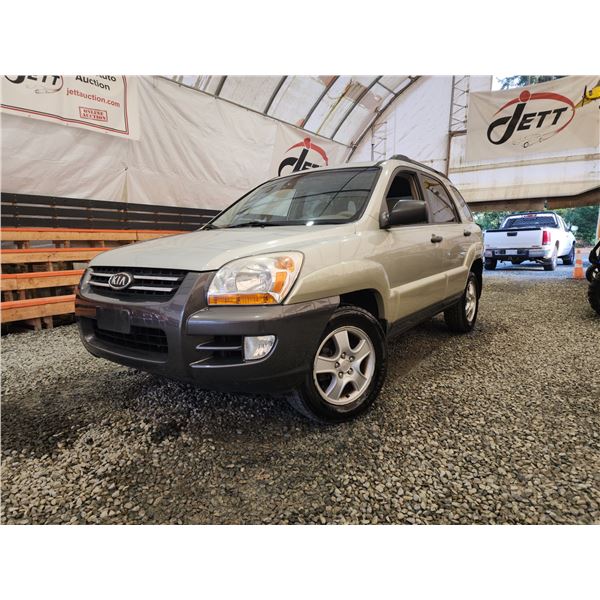 PARKSVILLE - 2006 KIA SPORTAGE, GLOD, 166255 KMS, FRONT WHEEL DRIVE. - D208475