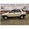 Image 23 : PARKSVILLE - 2006 KIA SPORTAGE, GLOD, 166255 KMS, FRONT WHEEL DRIVE. - D208475