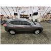 Image 13 : PARKSVILLE - 2016 NISSAN ROGUE, GREY, 174800 KMS, FOUR WHEEL DRIVE. - D886827