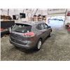 Image 16 : PARKSVILLE - 2016 NISSAN ROGUE, GREY, 174800 KMS, FOUR WHEEL DRIVE. - D886827