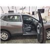 Image 36 : PARKSVILLE - 2016 NISSAN ROGUE, GREY, 174800 KMS, FOUR WHEEL DRIVE. - D886827