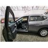Image 48 : PARKSVILLE - 2016 NISSAN ROGUE, GREY, 174800 KMS, FOUR WHEEL DRIVE. - D886827