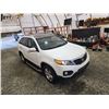 Image 10 : PARKSVILLE - 2013 KIA SORENTO, WHITE, 176344 KMS, FOUR WHEEL DRIVE. - D402128