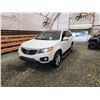Image 3 : PARKSVILLE - 2013 KIA SORENTO, WHITE, 176344 KMS, FOUR WHEEL DRIVE. - D402128