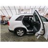 Image 40 : PARKSVILLE - 2013 KIA SORENTO, WHITE, 176344 KMS, FOUR WHEEL DRIVE. - D402128