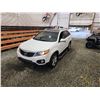 Image 4 : PARKSVILLE - 2013 KIA SORENTO, WHITE, 176344 KMS, FOUR WHEEL DRIVE. - D402128