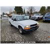 Image 6 : DUNCAN - 2002 CHEVROLET S10, WHITE, 197029 KMS, REAR WHEEL DRIVE. - D228263