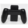Image 2 : NINTENDO SWITCH CONTROLLER HOLDER ACCESSORY