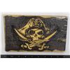 Image 1 : SKULL & CROSSBONES PIRATE FLAG WOODBURN ON PINE