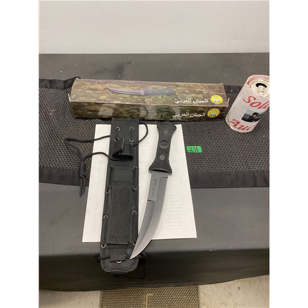 Hunting knife with carrying case and original box