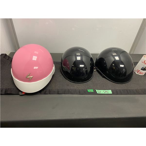 3 Children's helmets size small
