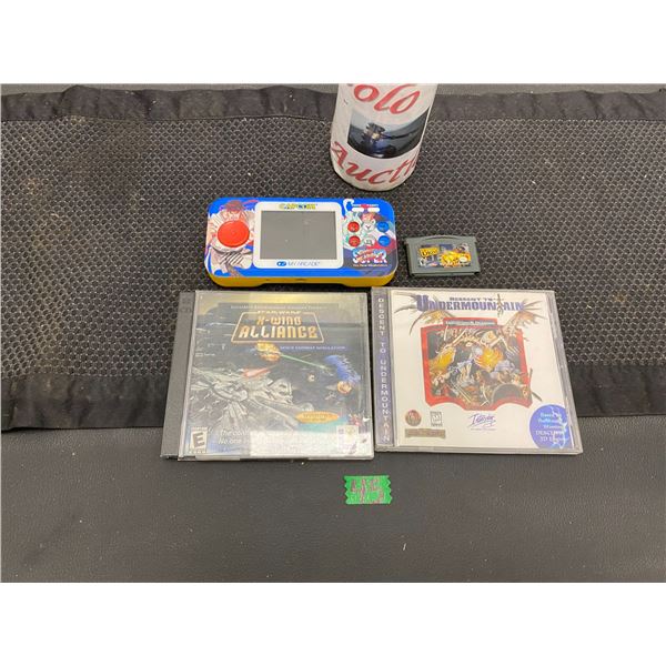 Capcom brand hand held arcade game, 2 CD games