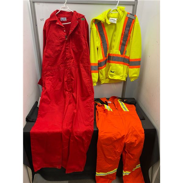 Lot of safety clothing size 42R