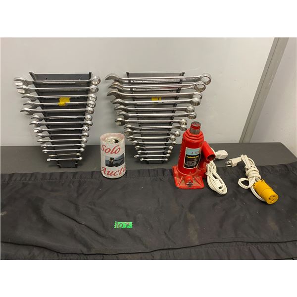 Hydraulic jack and 2 combination wrench sets