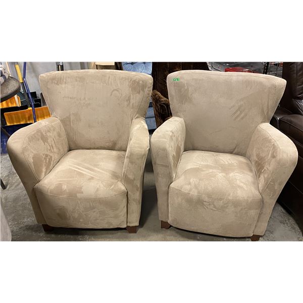 2 accent chairs in beigeto match any décor