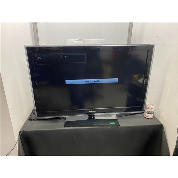 Samsung brand 40" flat screen TV 2011