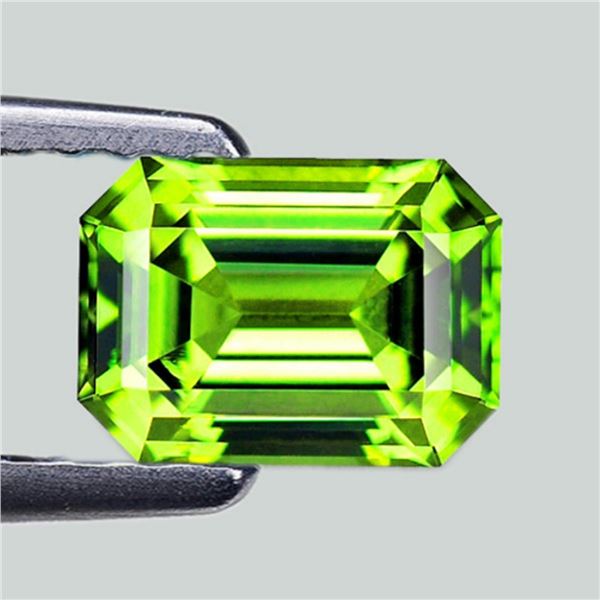 Natural Octagon  Green Tourmaline [VVS]