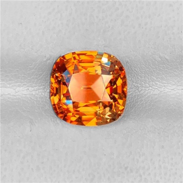 Natural Golden Yellow Cushion Sapphire [Flawless-VVS]