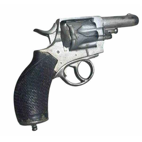 Sherlock Holmes (2009) - Sherlock Holmes (Robert Downey Jr.) Webley Revolver