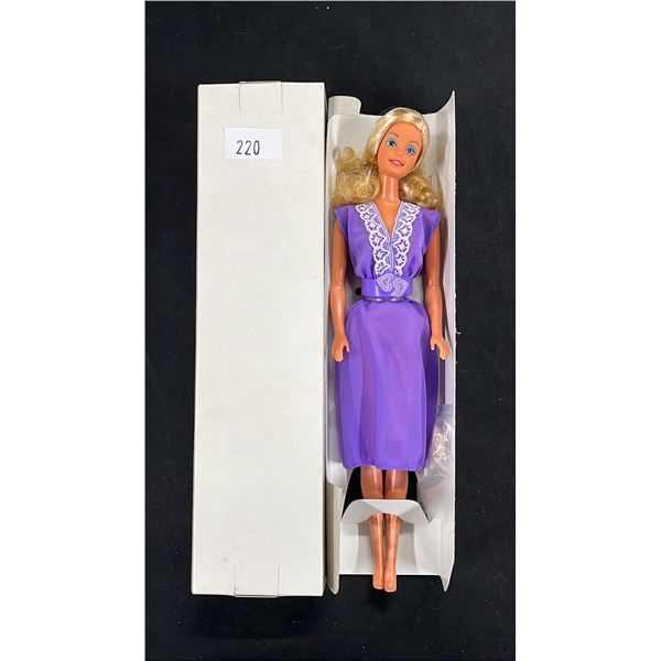 MATTEL 'HOSTESS' BARBIE