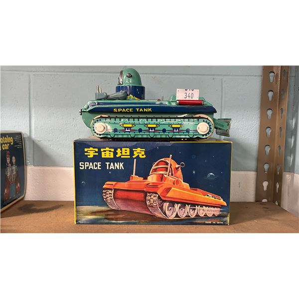 VINTAGE TIN GYRO ACTION SPACE TANK TOY