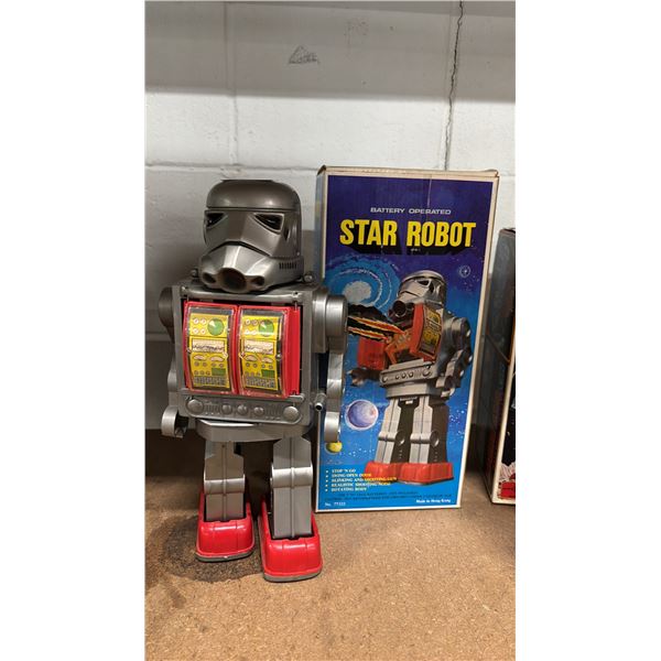 VINTAGE BATTERY OPERATED STAR ROBOT TOY