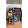 Image 1 : VINTAGE BATTERY OPERATED STAR ROBOT TOY