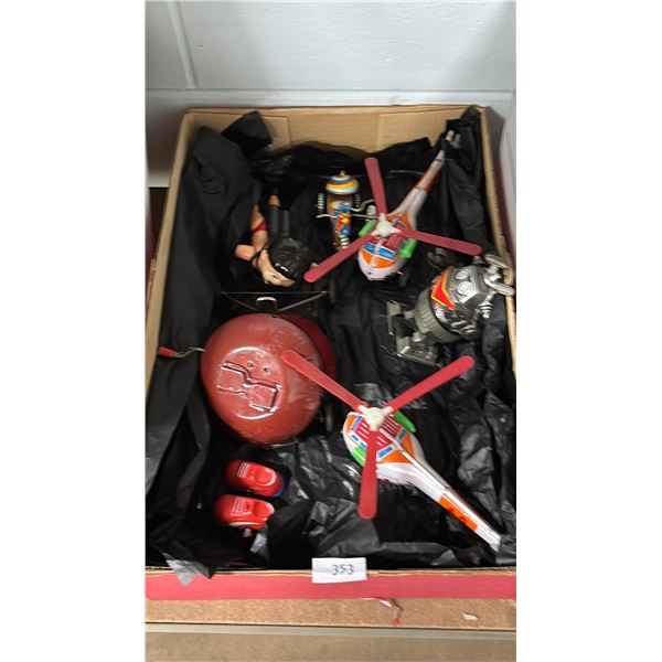 BOX OF ASSORTED VINTAGE TOYS