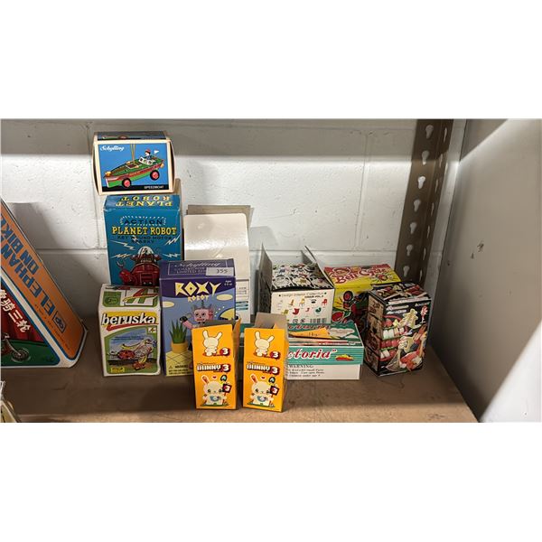 ASSORTED VINTAGE TOYS