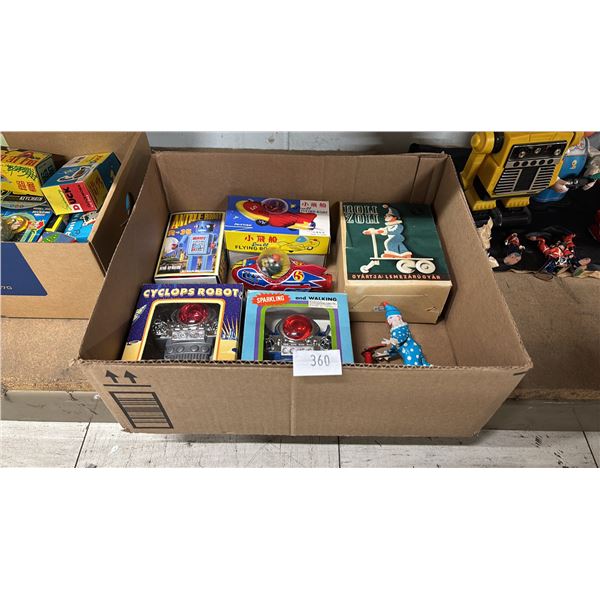 BOX OF ASSORTED VINTAGE TOYS