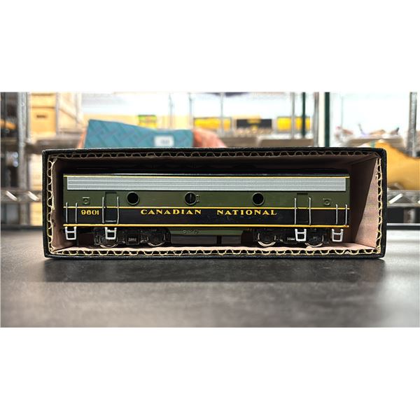 TENSHODO EMD F-9 DIESEL LOCO B DUMMY NO, 132 CNR MODEL TRAIN