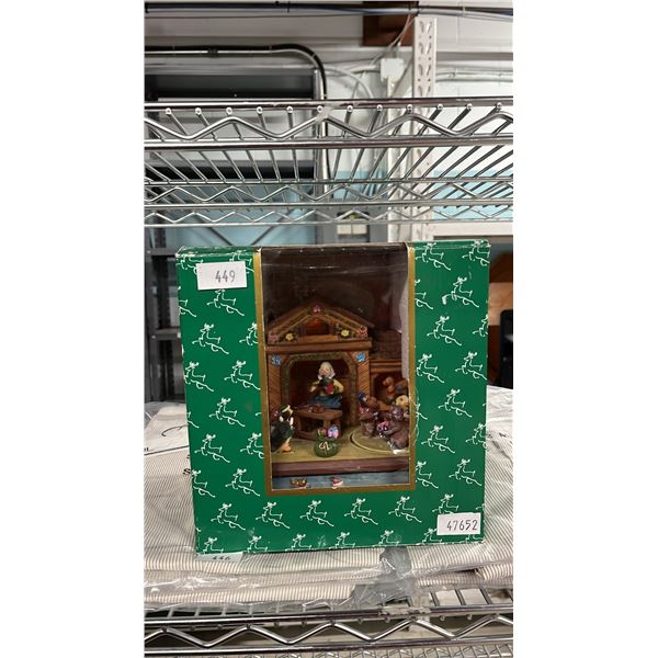 SANTA'S WORKSHOP DECOR