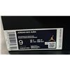 Image 5 : PAIR OF *NEW* NIKE JORDAN MAX AURA SHOES SIZE 9