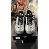 Image 2 : PAIR OF *NEW* NIKE MX 720-818 SHOES SIZE 9