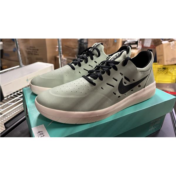 PAIR OF *NEW* NIKE AIR JORDAN 12 RETRO SHOES SIZE 8