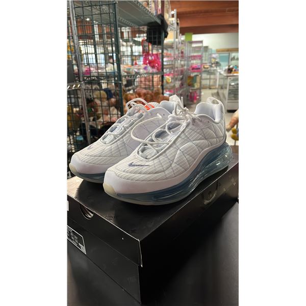 PAIR OF *NEW* NIKE MX 720-818 SHOES SIZE 9.5