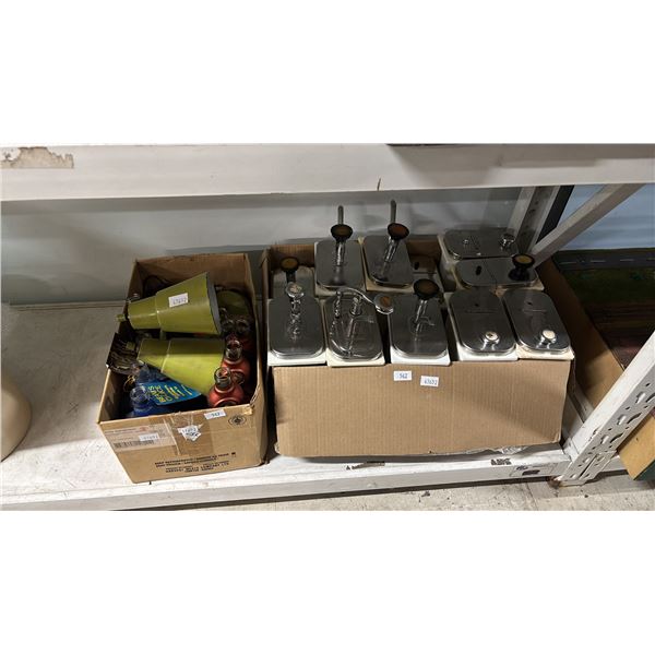 BOX OF VINTAGE PLASTIC SYRUP DISPENSERS & BOX OF VINTAGE EMPTY JIM BEAM DECANTER BOTTLES