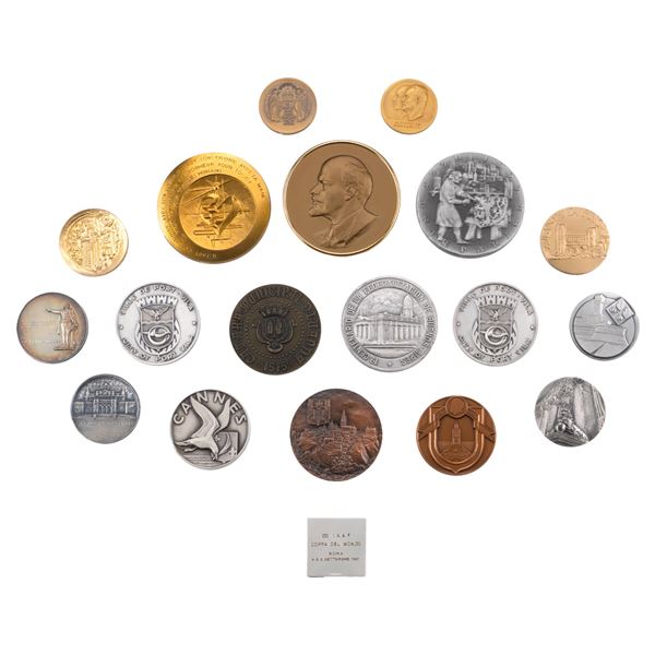 Lot de mEdailles du monde