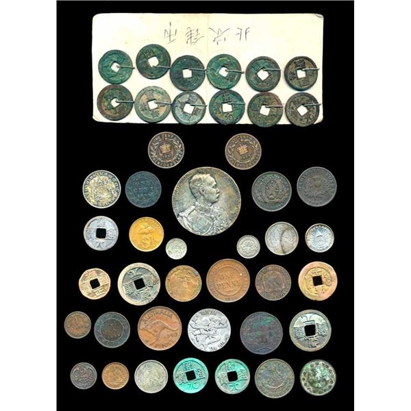 MONDE - Belle sElection de 44 pieces du Monde