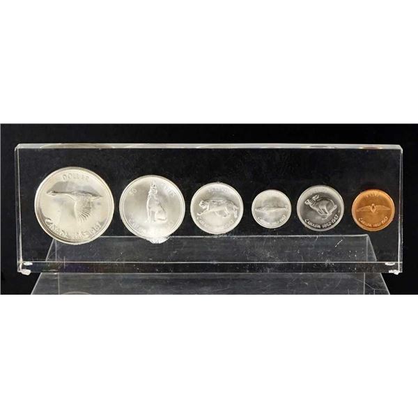 CANADA - Set de 6 monnaies 1967 dans un bloc d'acrylique