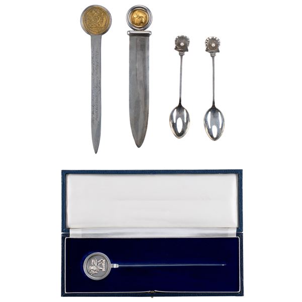 3 ouvre lettres en argent sterling remis au maire Jean Drapeau