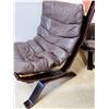 Image 5 : Leather Lounge chair & Footstool