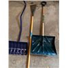 Image 2 : Assortment of Shovels