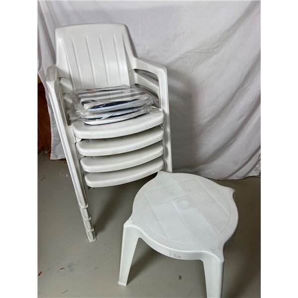 Jardin Plastic Patio Chairs & Side Table